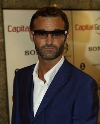 is marti pellow married